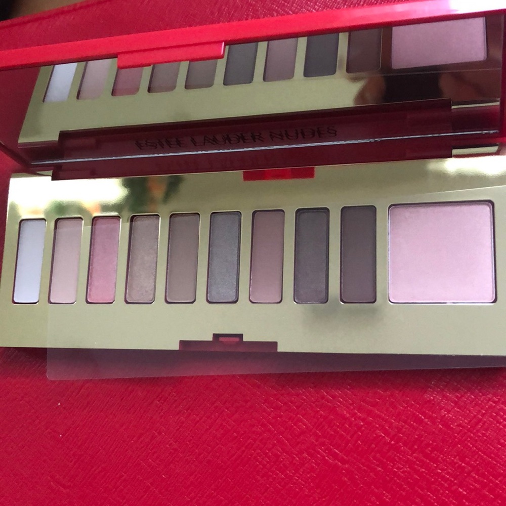 Estée Lauder nudes pallete